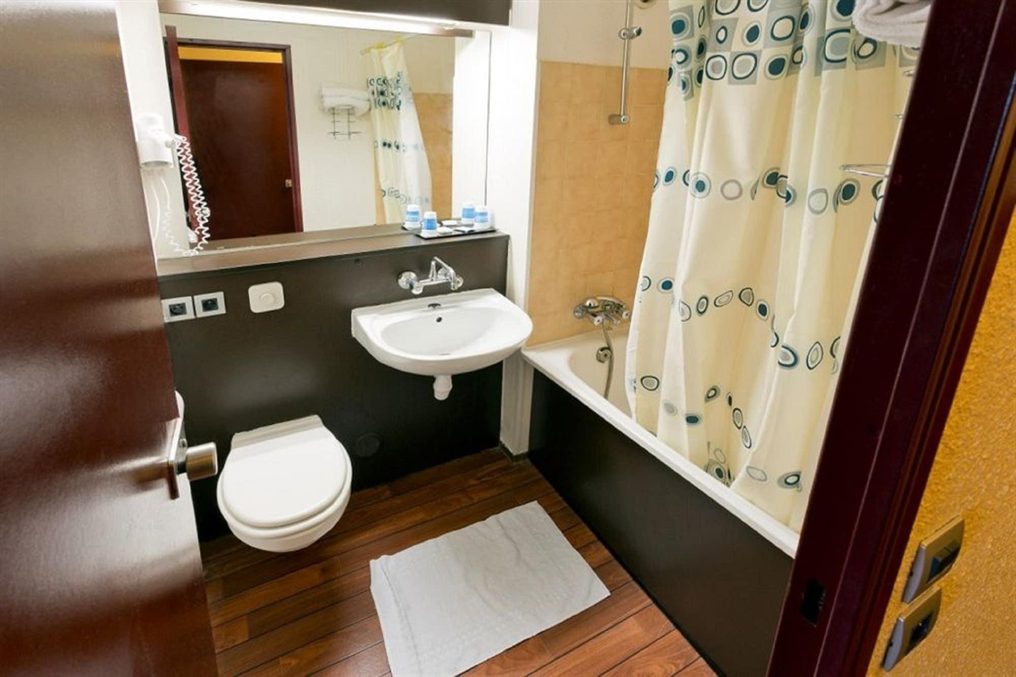 ホテル Ibis Styles Paris Hippodrome De Vincennes ジョアンヴィル エクステリア 写真